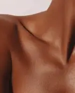 ⁦واقي شمس للتان – حماية SPF 50 ولون برونزي طبيعي مع ترطيب عميق ✨⁩ - الصورة ⁦2⁩