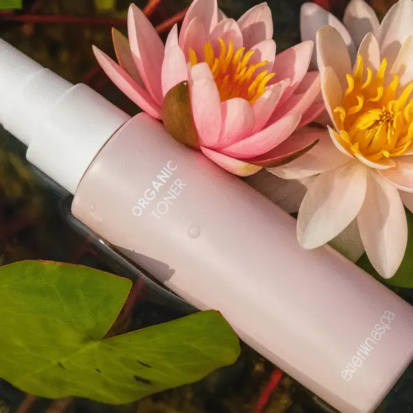 تونر للوجه نباتي إيطالي لإعادة توازن pH البشرة الحساسة