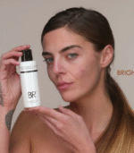 صورة تبرز التونر المنير كخطوة ثانية في مجموعة تبييض البشرة.